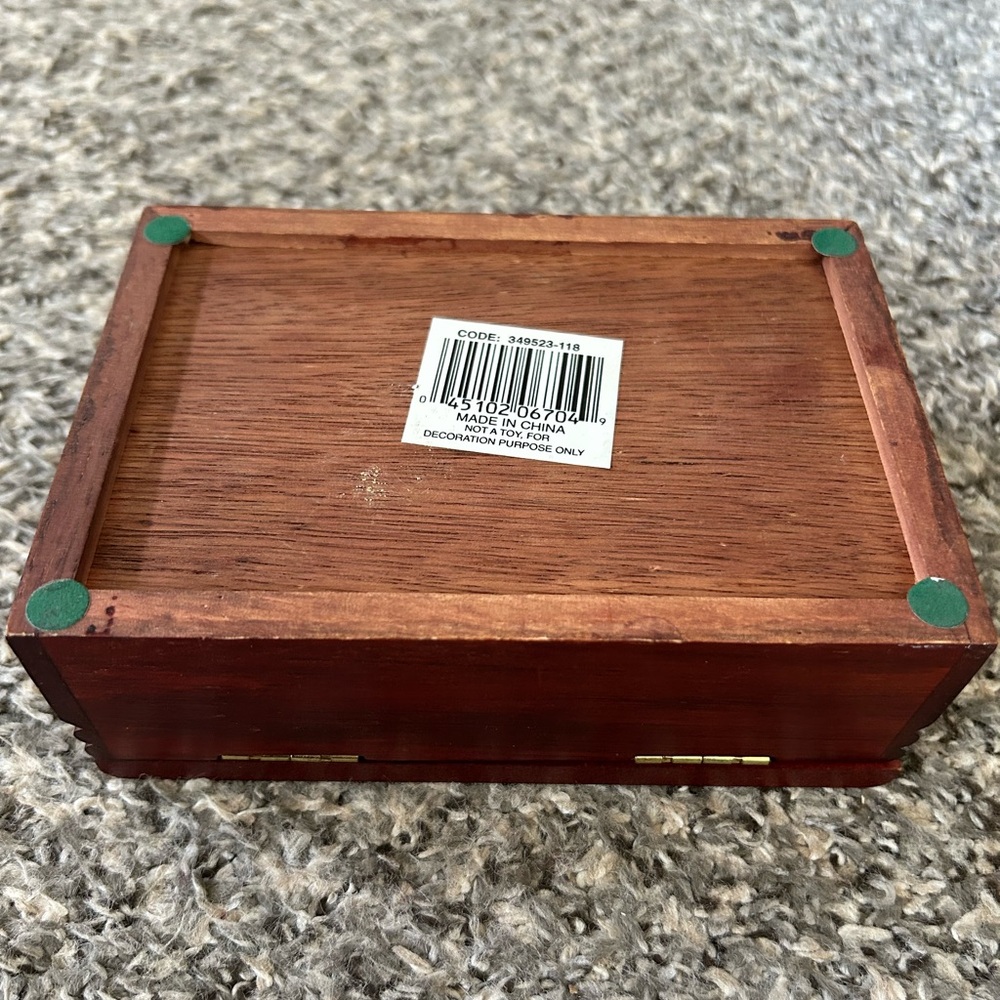 Small 🪎 Jewelry Box - Picture 3 of 3